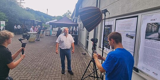 e4u Interview R